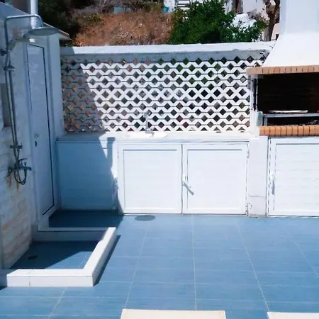 Stone House With Roof-top Terrace Sea At 10 Meters Сasa de vacaciones